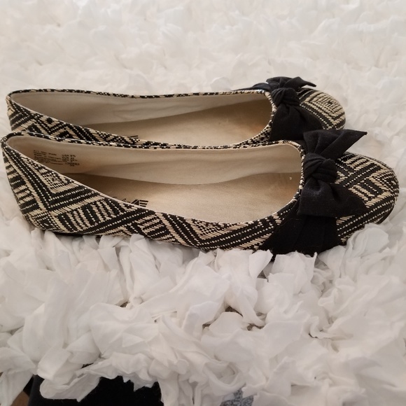 American Eagle Outfitters Shoes - American Eagle Bow Flat Shoes. American Eagle Outfitters Shoes - American Eagle Bow Flat Shoes.